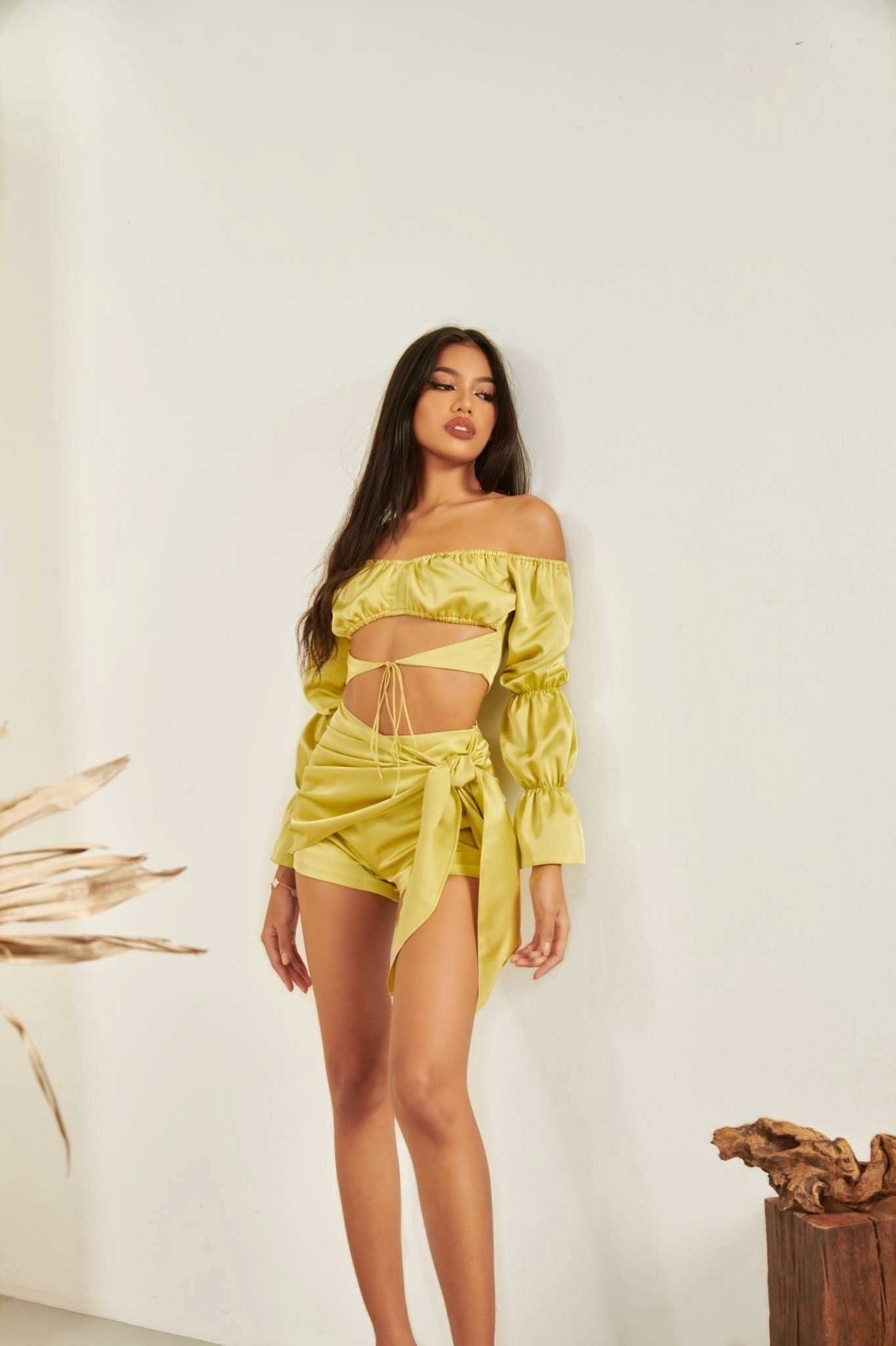 CURVF Nola Satin Short กางเกงขาสั้นผ้าซาติน