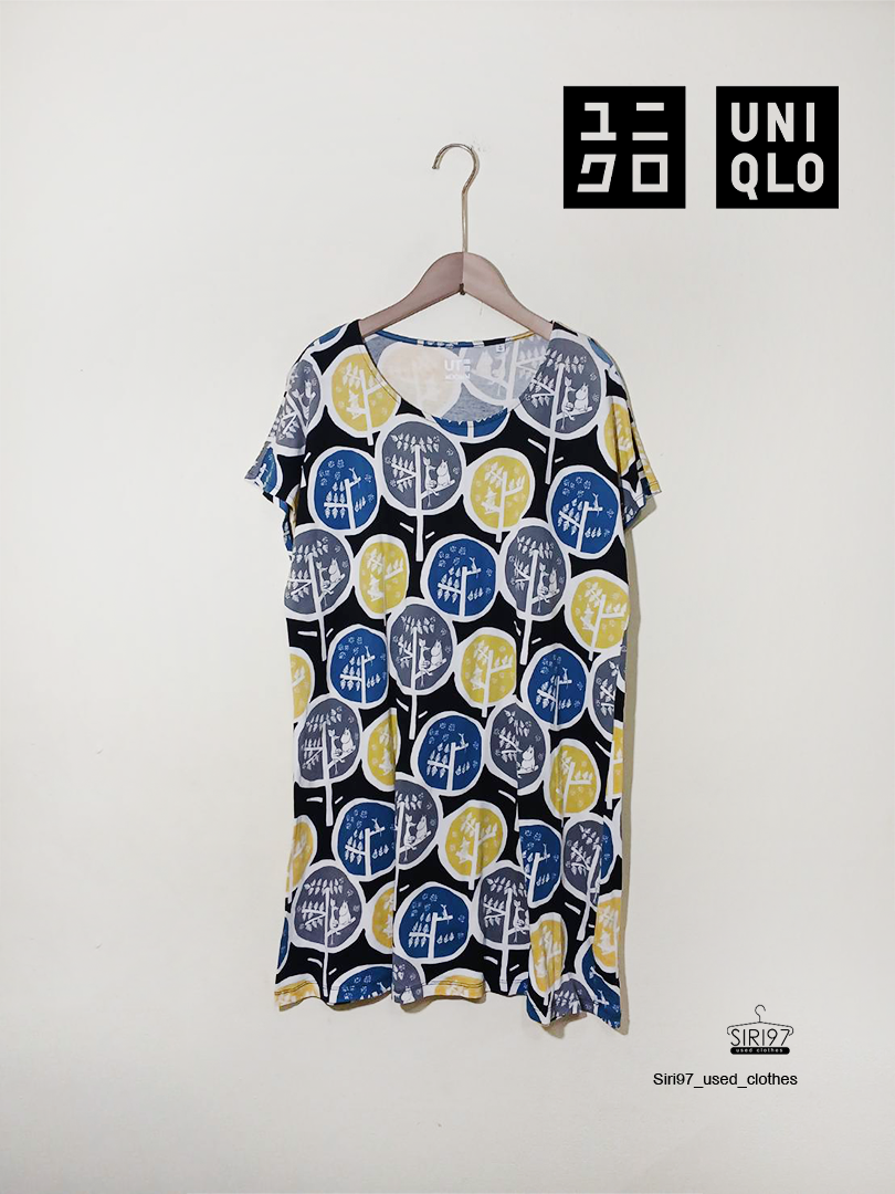 เดรสคอกลมแขนสั้น Uniqlo Moomin ลาย สีดำกรมท่าเหลือง สภาพ 85%