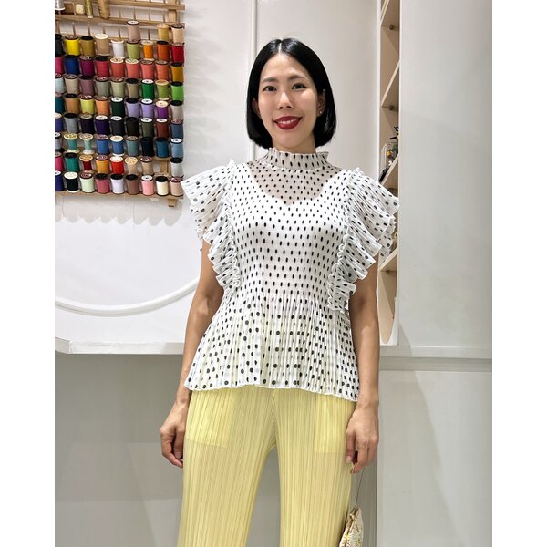 2MUAY รุ่น CX6387 เสื้ออัดพลีท POLKA DOT FLUTTER SLEEVE PLEATED TOP 2 สี FREE SIZE