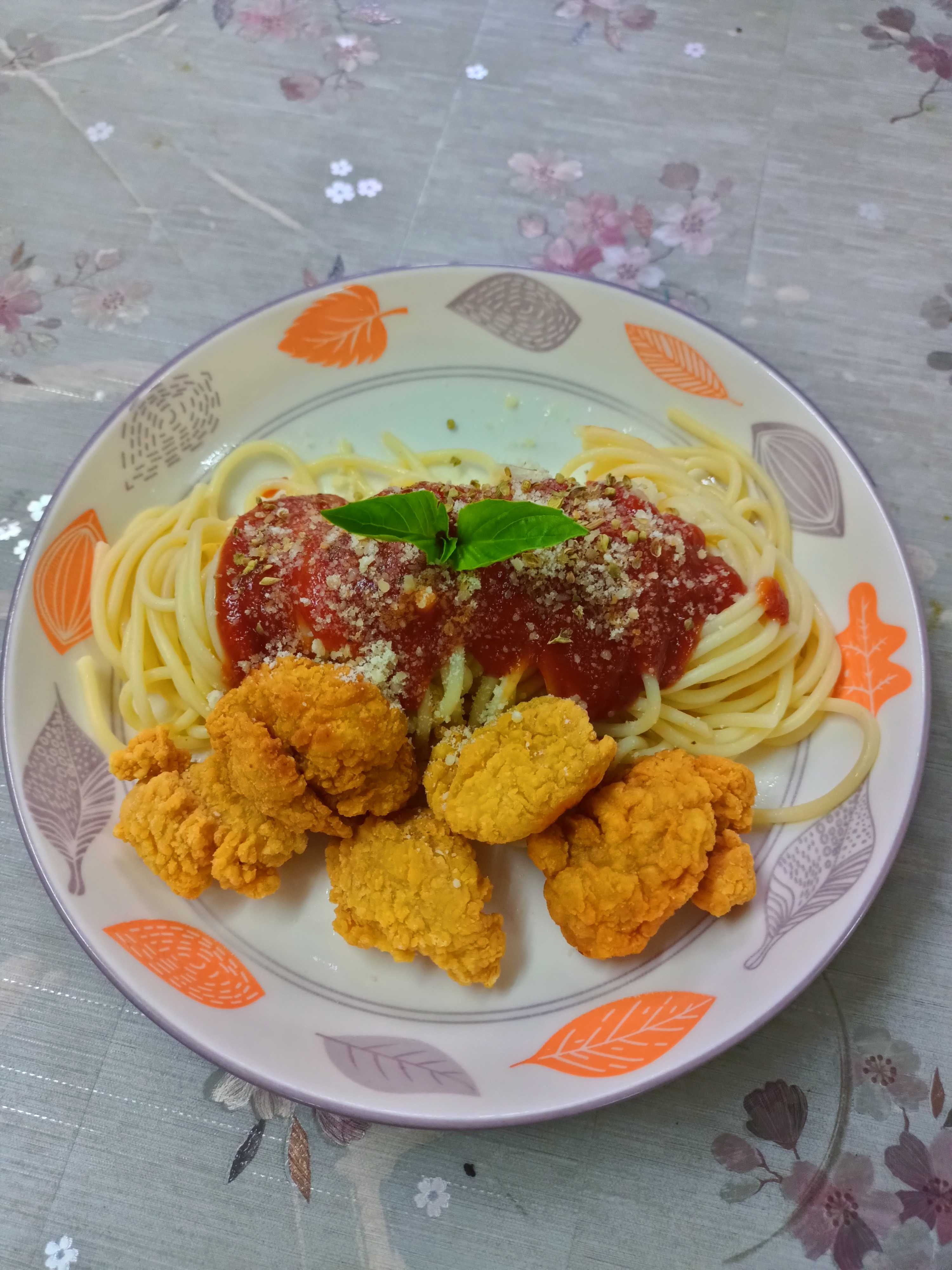 สปาเก็ตตี้ซอสมะเขือเทศไก่ป๊อป Spaghetti Bolognese Chicken Pop