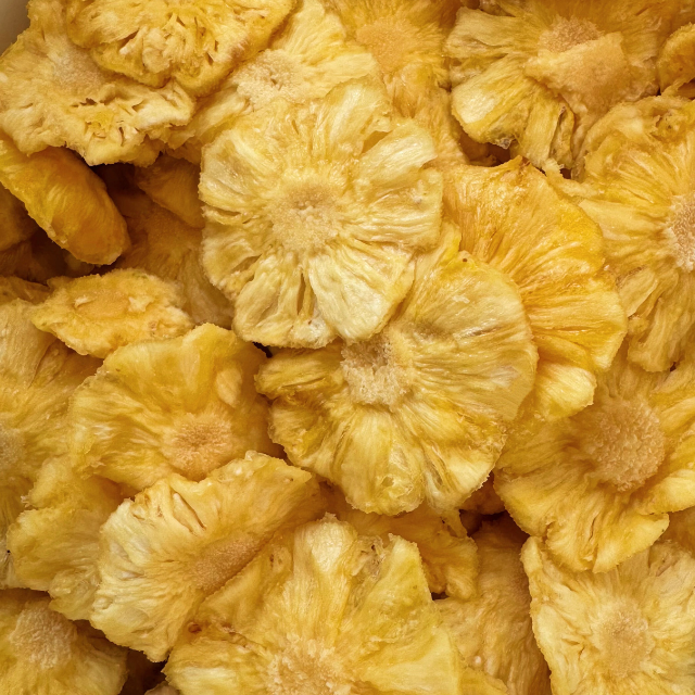 สับปะรดอบแห้ง (Dried Pineapple)
