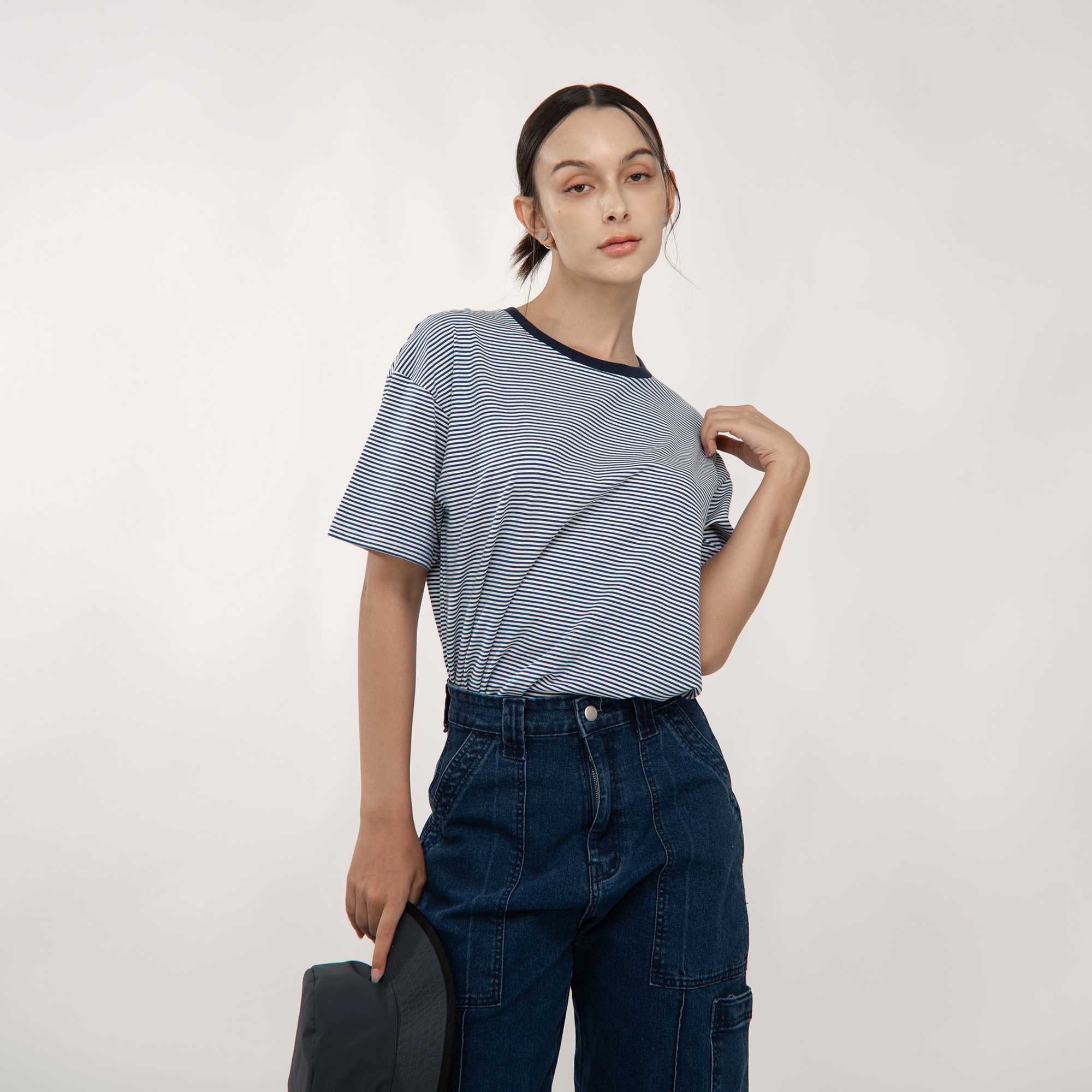 QueenCows เสื้อยืดแขนสั้น Mello Striped T-Shirt (Dark Blue)