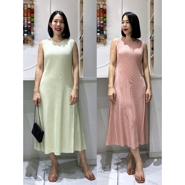 2MUAY รุ่น GJO1660 เดรสพลีทคุณภาพ THICK SLEEVELESS FLARE PLEATED DRESS 10 สี FREE SIZE
