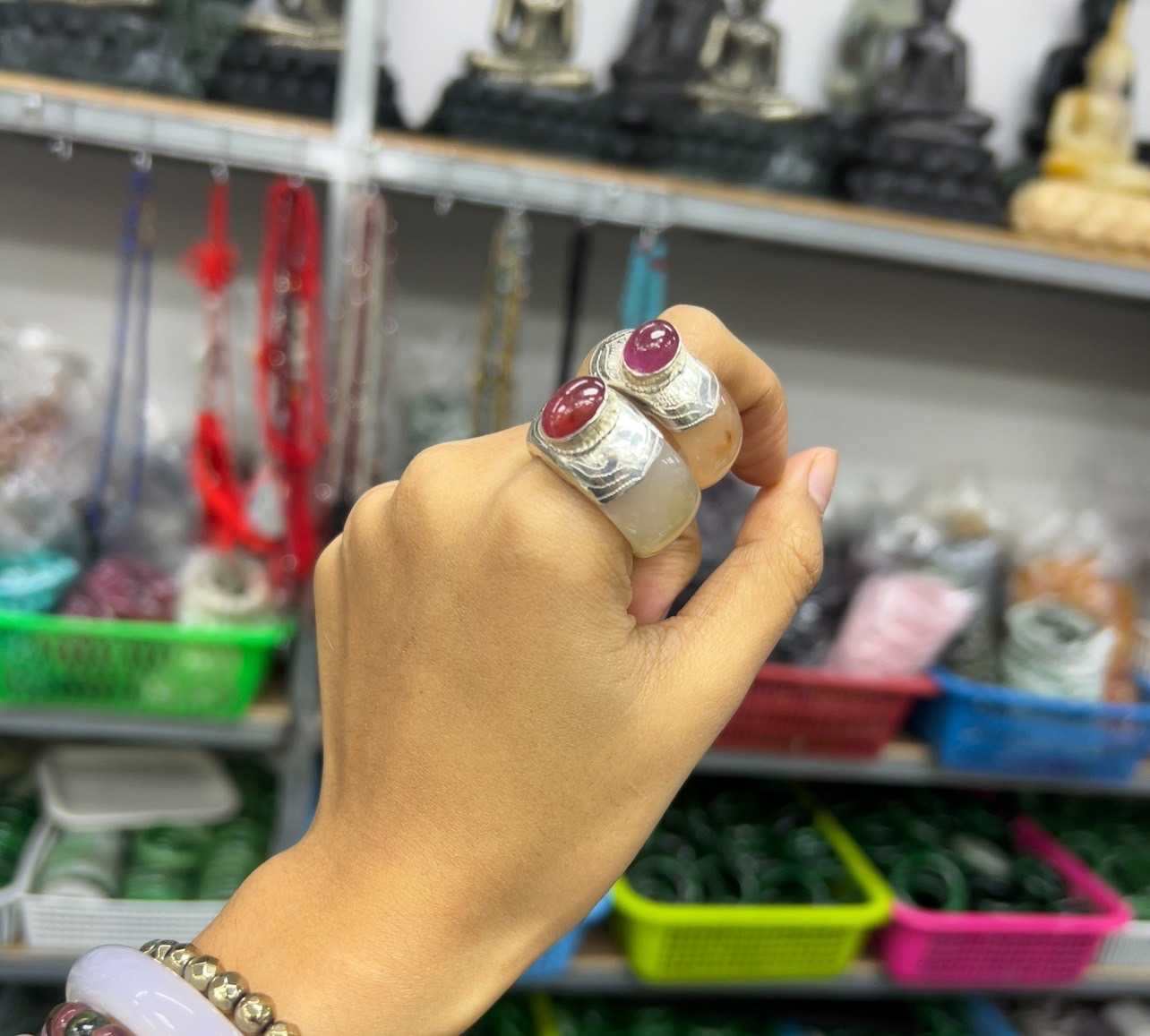 แหวนหยกน้ำ ครอปเงินแท้ หัวแหวนทับทิม แอฟริกา ส่งเสริมความสงบ