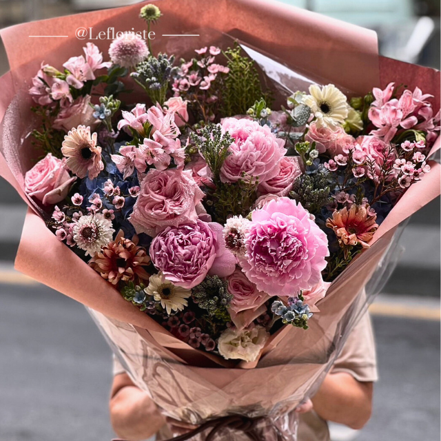 ช่อดอกไม้สด  Blooming Elegance 36