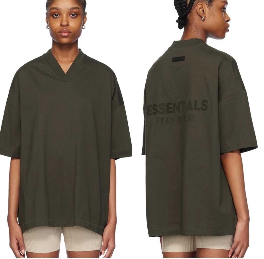 Essentials V-neck oversize​ T-shirt  มีลายด้านหลังอย่างเดียว​ 