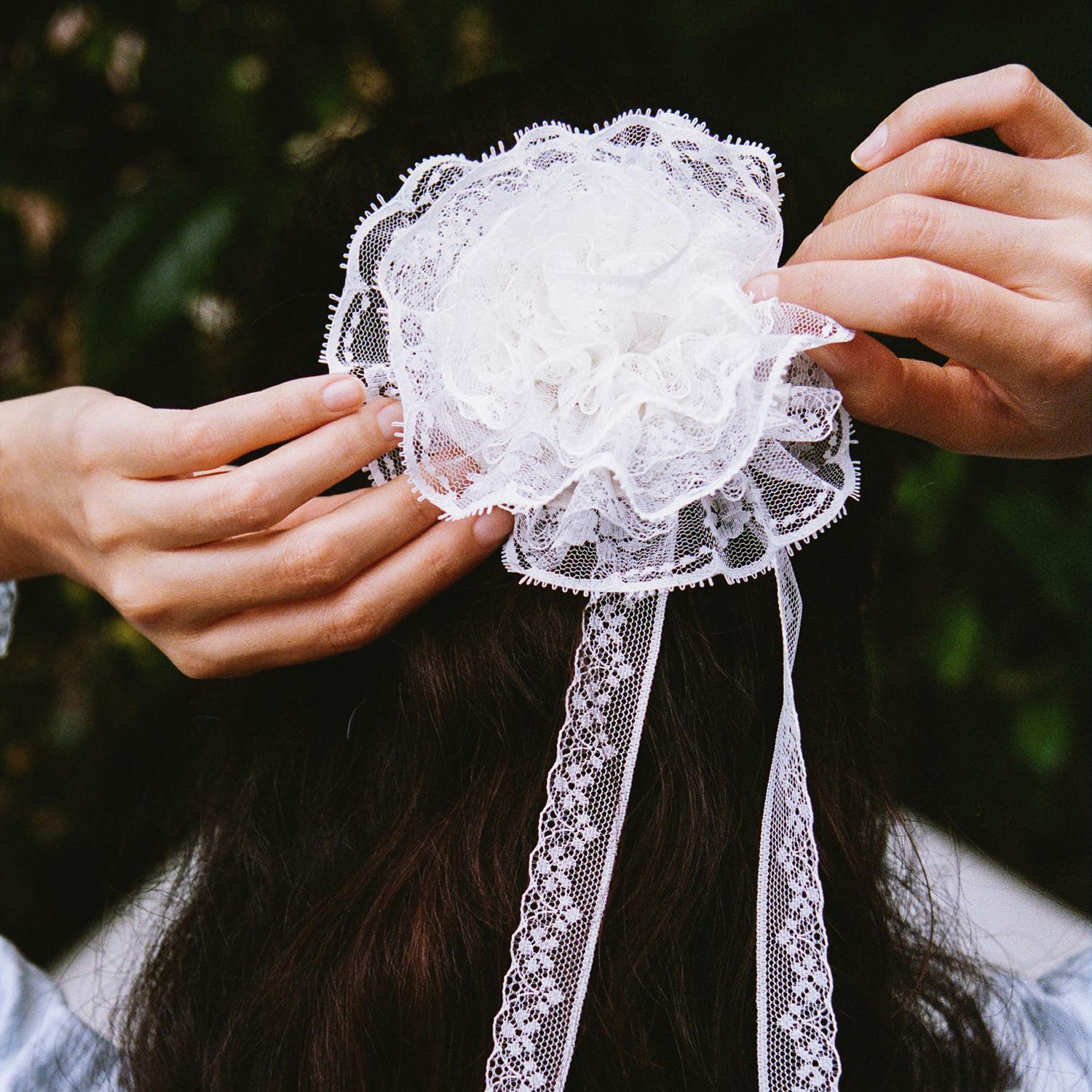 Mitr Lotus Lacy Scrunchies