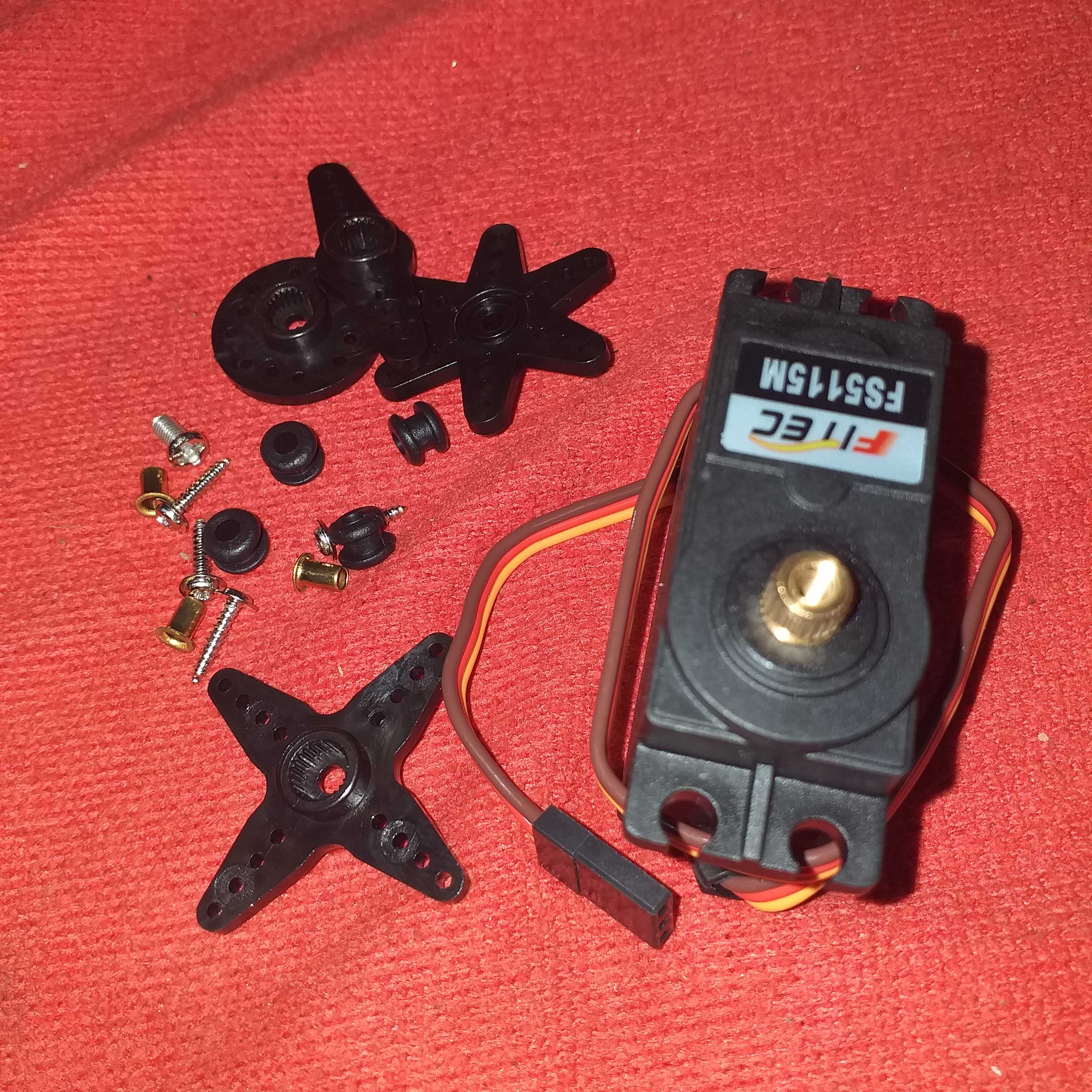 เซอร์โว โยก 45 องศา FS-5115M