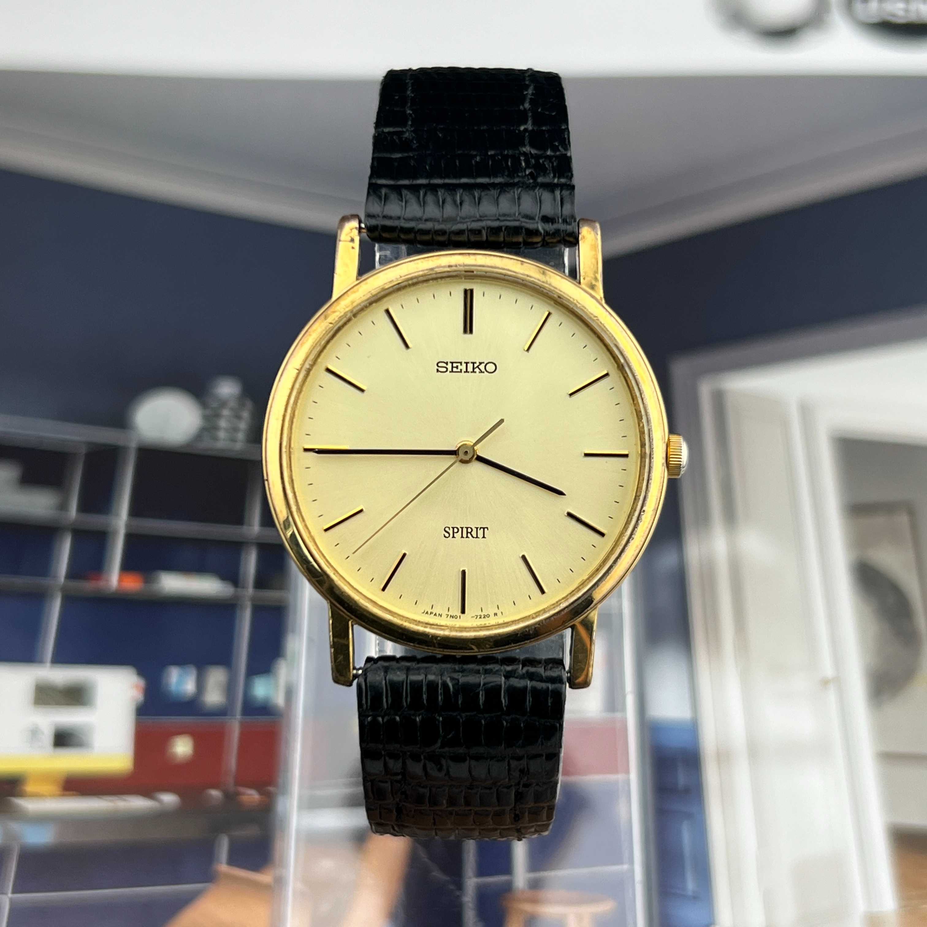 Vintage Seiko Spirit Quartz Gold Sunburst Dial Ref.7N01-7060 JDM Japan 1991