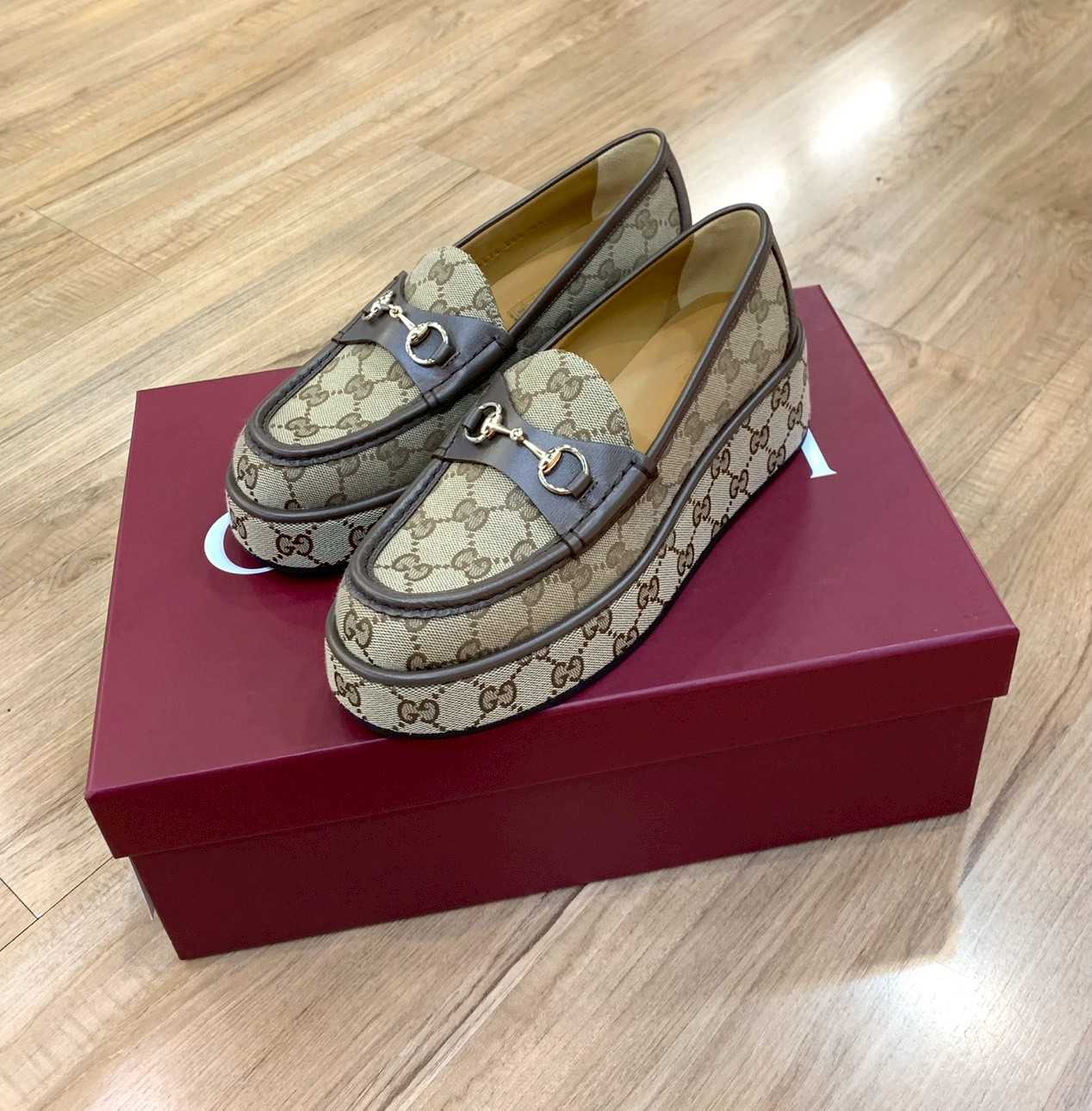 Gucci Platform Shoes Beige Size 38.5 ของใหม่ค่ะ