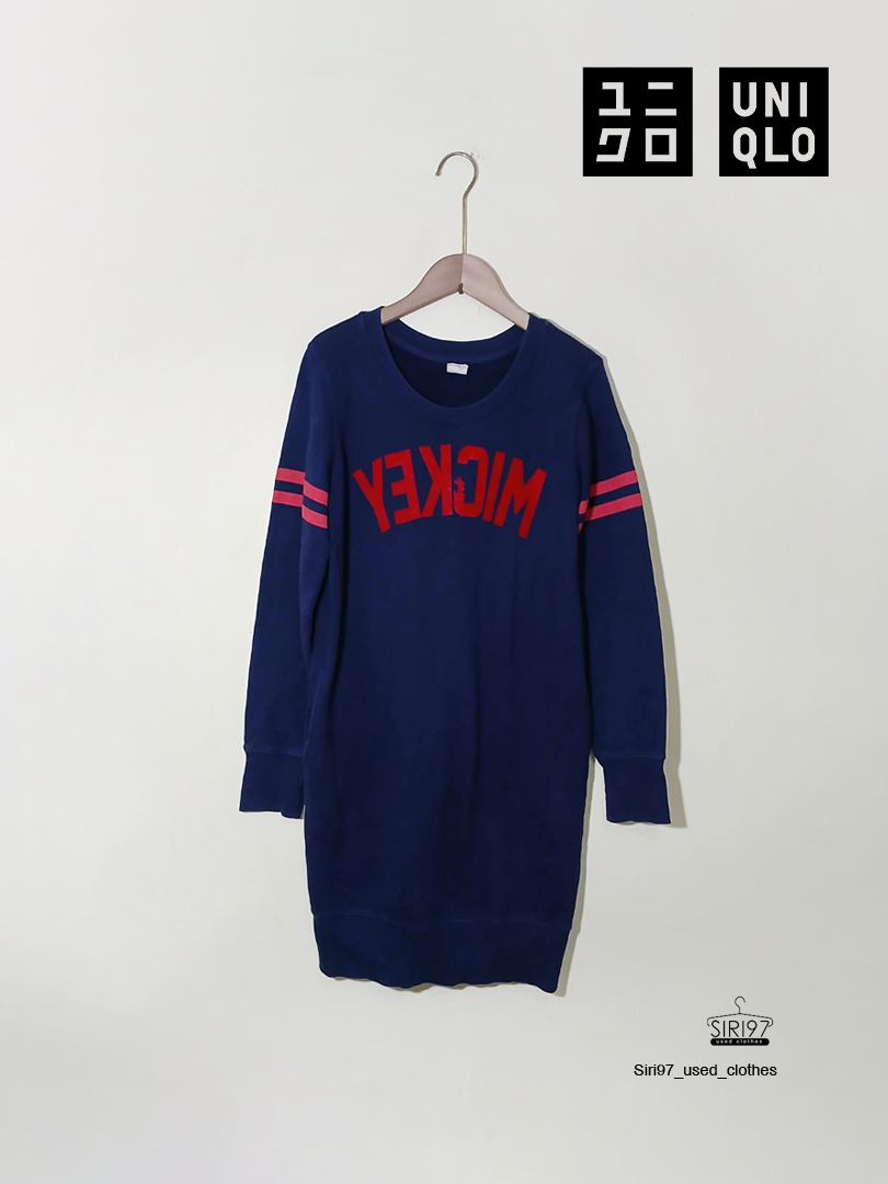 เดรสคอกลมแขนยาว กันหนาว Uniqlo Mickey moues สีกรมท่า   สภาพ 80% มีสีดรอปลงเล็กน้อย  SizeM
