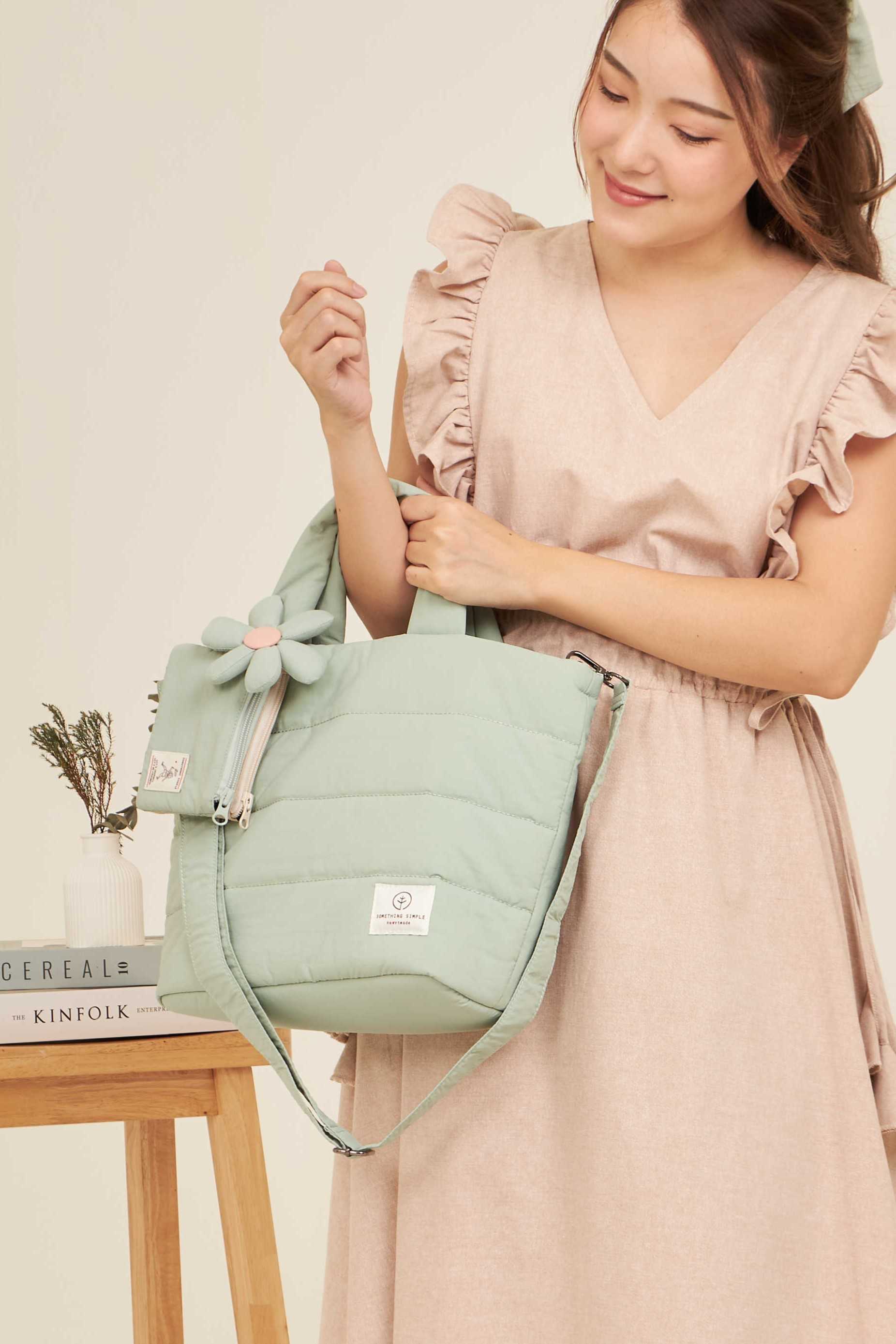 PUFF -Nylon soft handbag กระเป๋าถือบุนุ่มทรงเหลี่ยม
