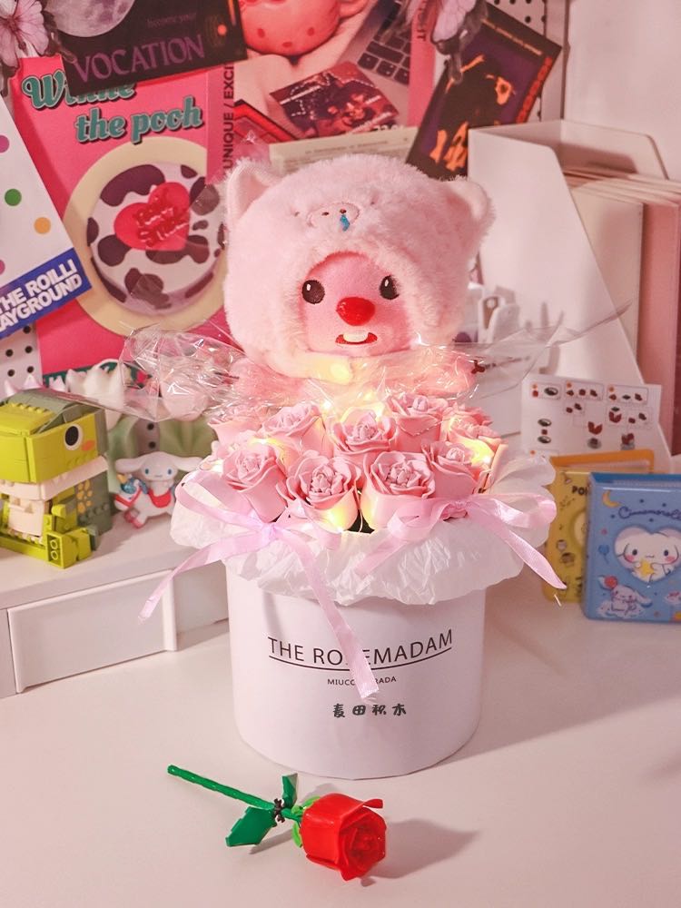 [Pre-order 10วัน] เซตดอกกุหลาบสีชมพู 11 ดอก พร้อมตุ๊กตา (ได้ทั้งเซตตามรูป) 