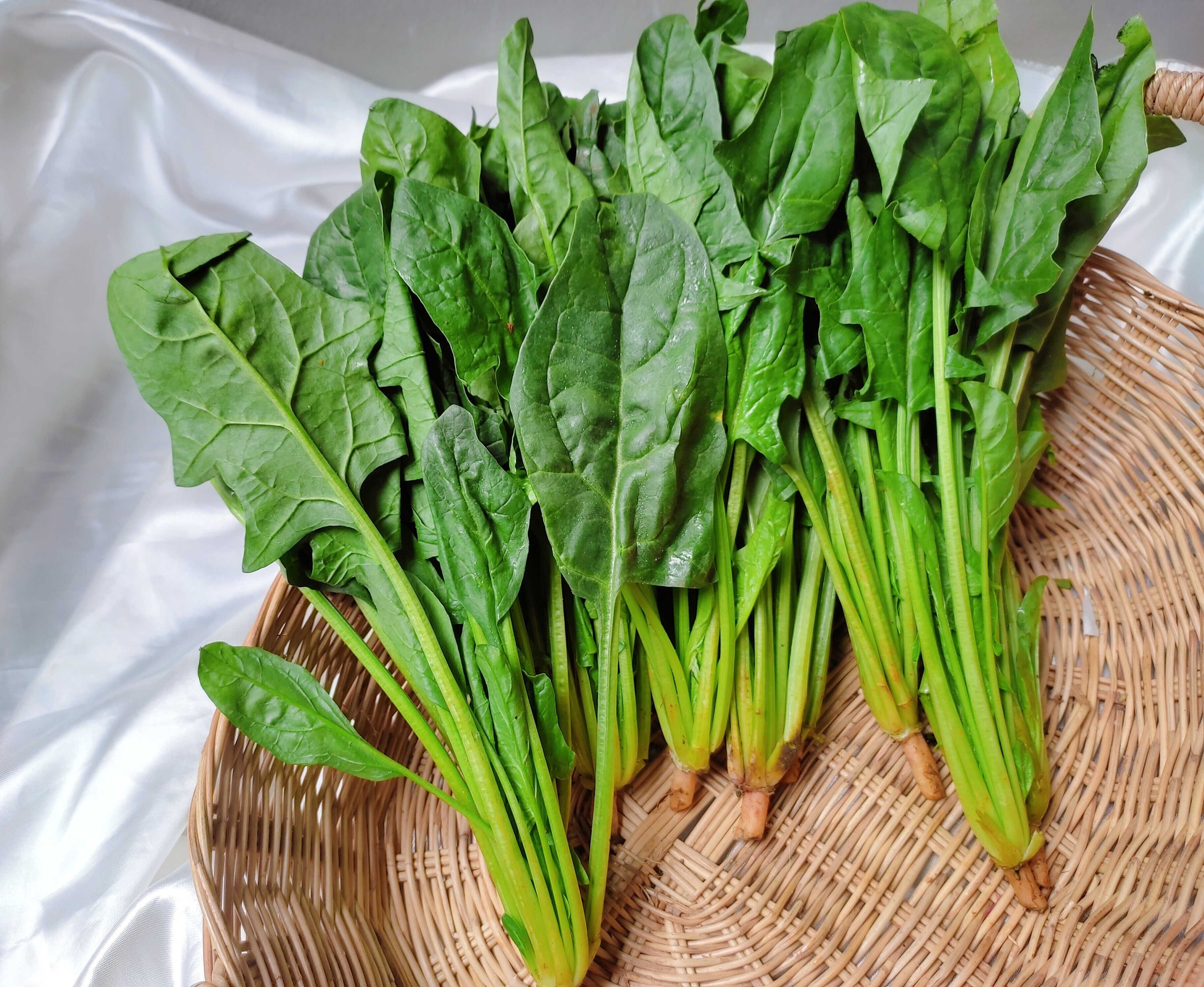 ปวยเล้ง (150g) Chinese Spinach