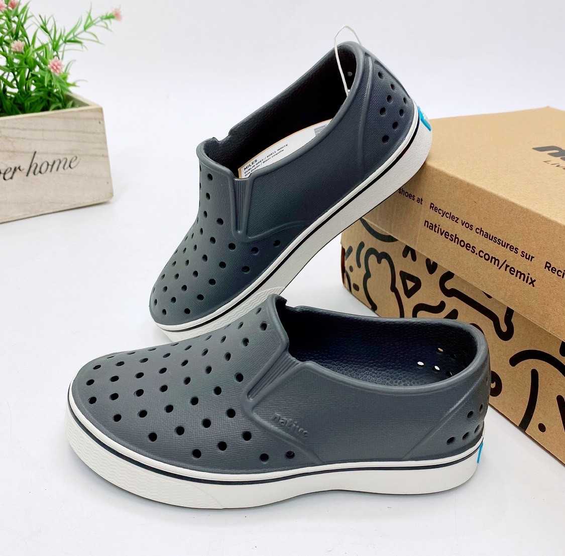 พร้อมส่ง Native Black Shoes