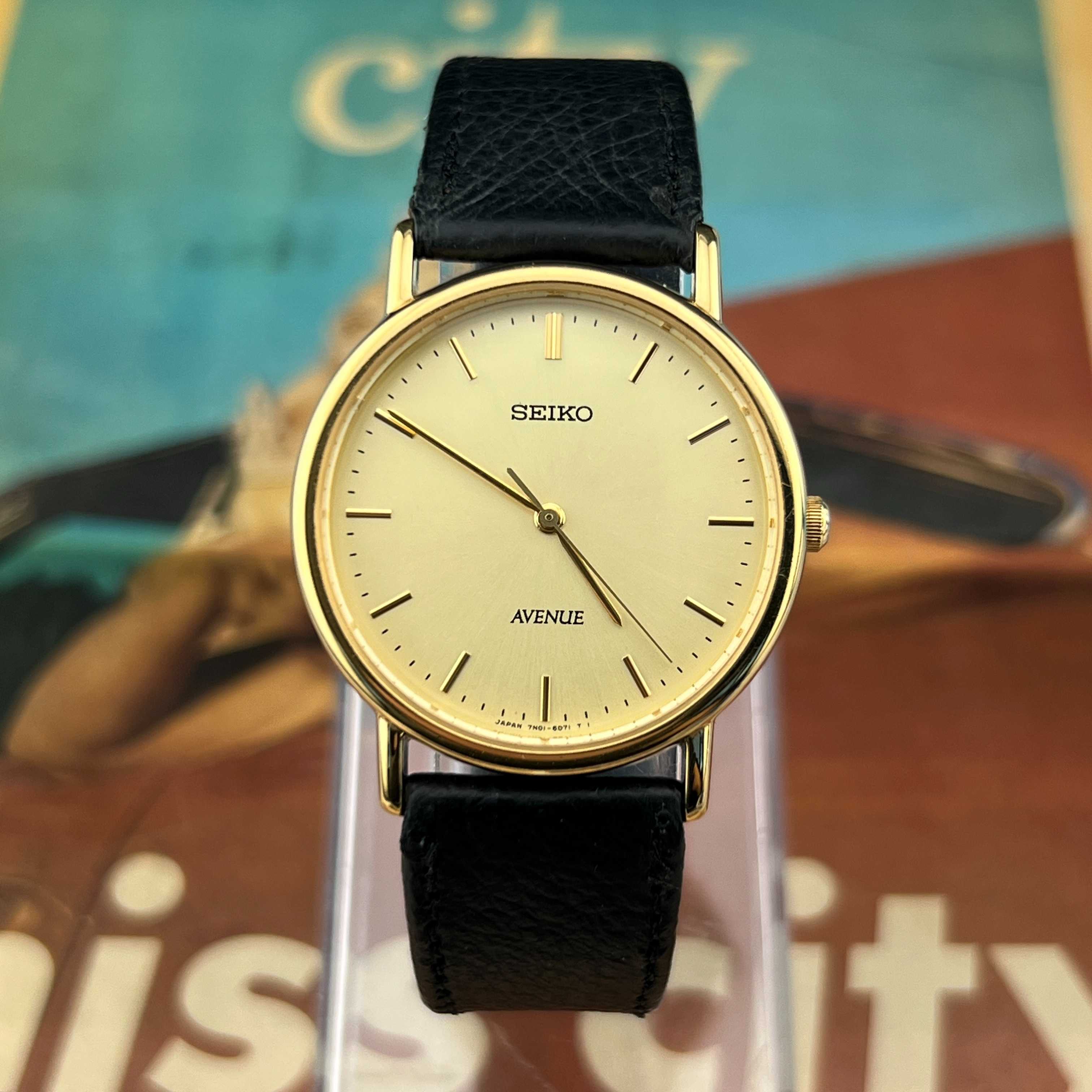 Vintage Seiko Avenue Quartz Gold Sunburst Dial Ref.7N01-6D30 Japan 1995