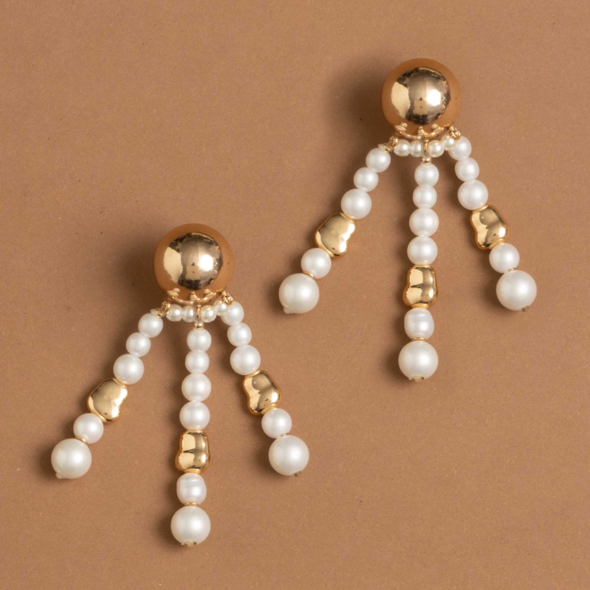 WHITE PEARL BEAD CHUNKY FRINGE EARRINGS