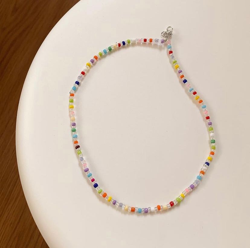 white color necklace 