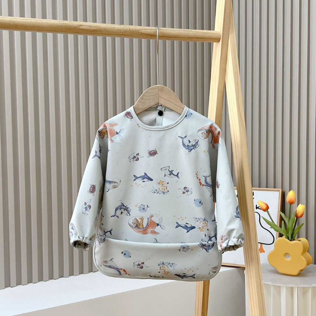 ผ้ากันเปื้อนกันน้ำแขนยาว Long Sleeve Bib With Pocket แบรนด์ Minikind