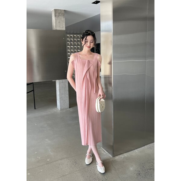 ปรับราคาลง!! 2MUAY รุ่น GJO1878 เดรสพลีทคุณภาพ SQUARE NECK PLEATED DRESS 3 สี FREE SIZE
