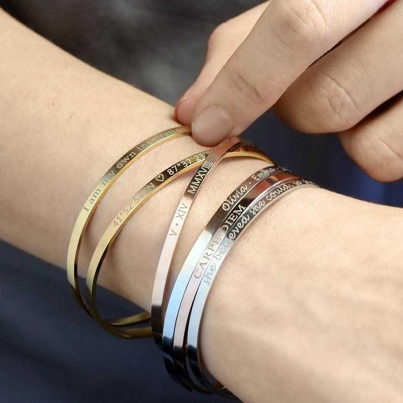 ♡กำไลข้อมือตัวอักษร
