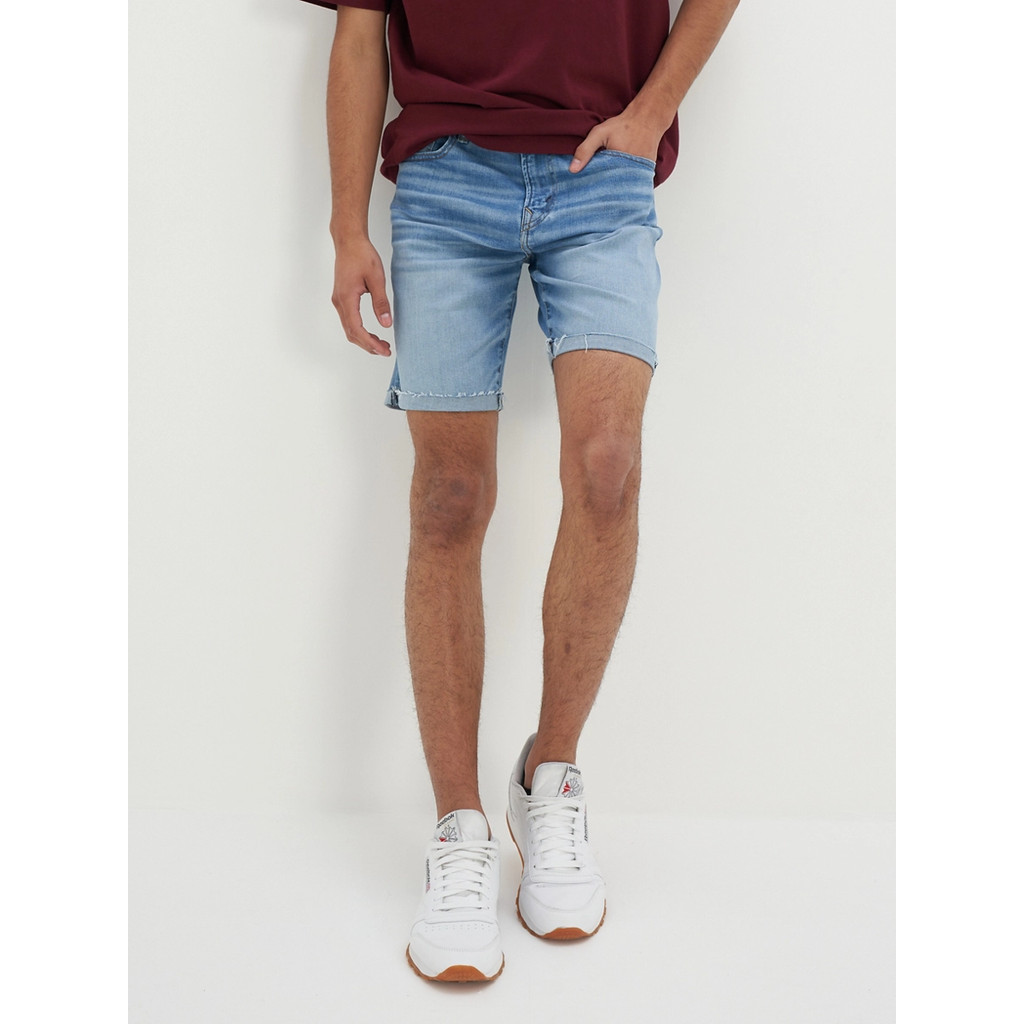 American Eagle กางเกงยีนส์ขาสั้นผู้ชาย MEDIUM ATHLETIC SHORT สี LIGHT BLUE - 013-7482-915