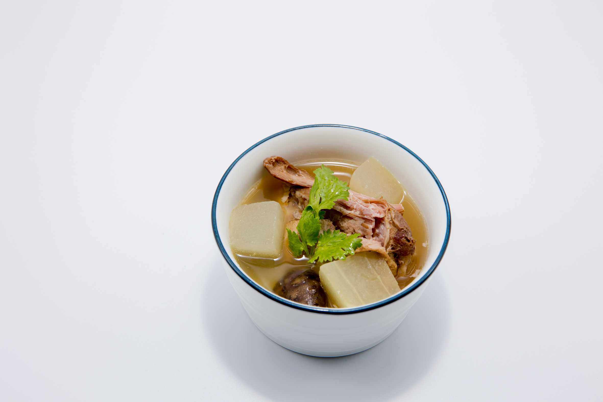 ซุปไก่ตุ๋นมะนาวดอง 