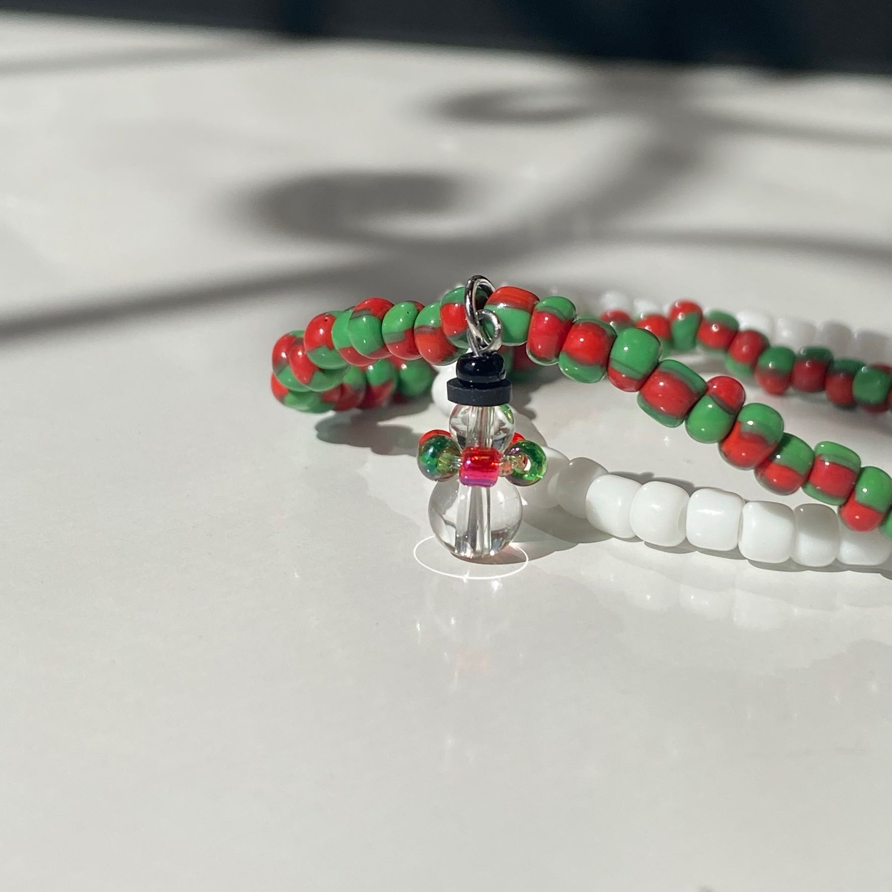 christmas bracelet 🎄 กำไลข้อมือลูกปัด วันคริสต์มาส ตุ๊กตาหิมะหินแท้
