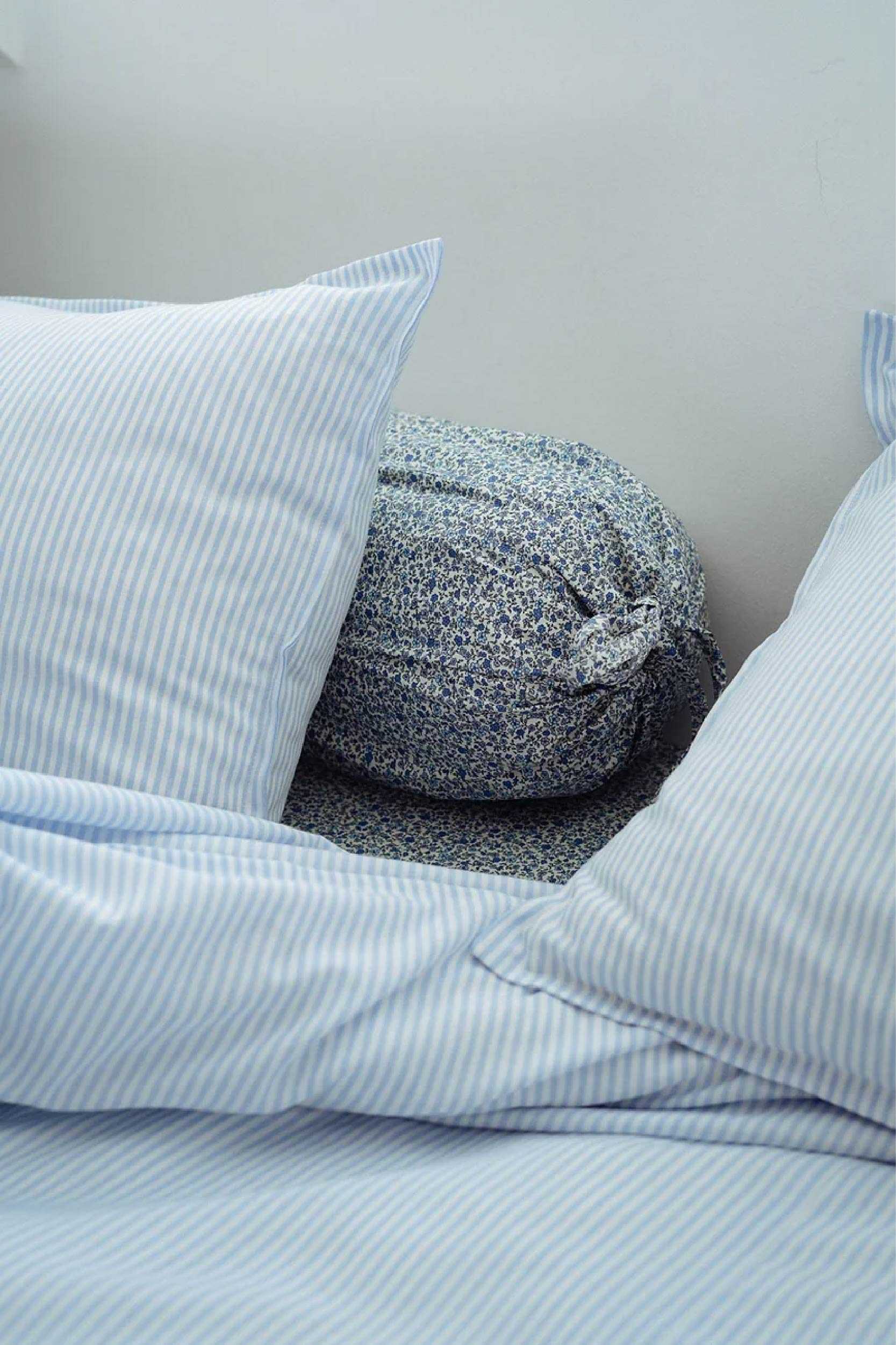 ชุดปลอกผ้านวมลายทาง Light Blue Stripes Bedding Set (Made to Order)