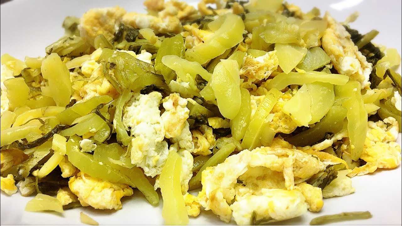 เกี่ยมฉ่ายผัดไข่ Stir-fried pickled lettuce with egg