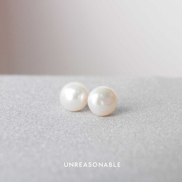ต่างหูมุกแท้ 10.0 mm ก้านเงินแท้ มาพร้อมกล่อง UA1000-01 Unreasonable Accessories