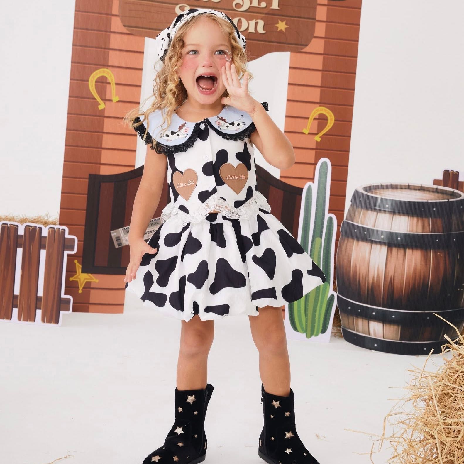 SC : Howdy cuties saloon