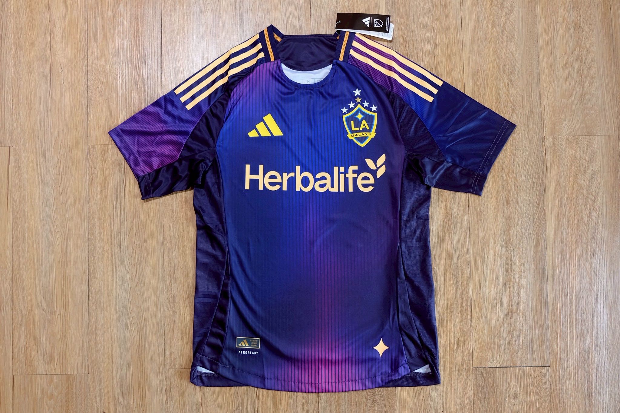 เสื้อฟุตบอลแอลเอ กาเเล็กซี่ สีม่วง Player Edition เกรดนักเตะ 2026