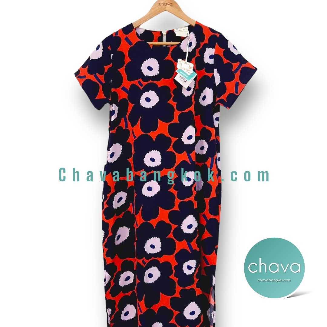 NEW!! Maxi Dress เดรสยาว สีแดง คอกลม ลายดอกไม้มาลิเมกโกะ (สีม่วง) กระดุมหลัง กระเป๋า 2 ข้าง