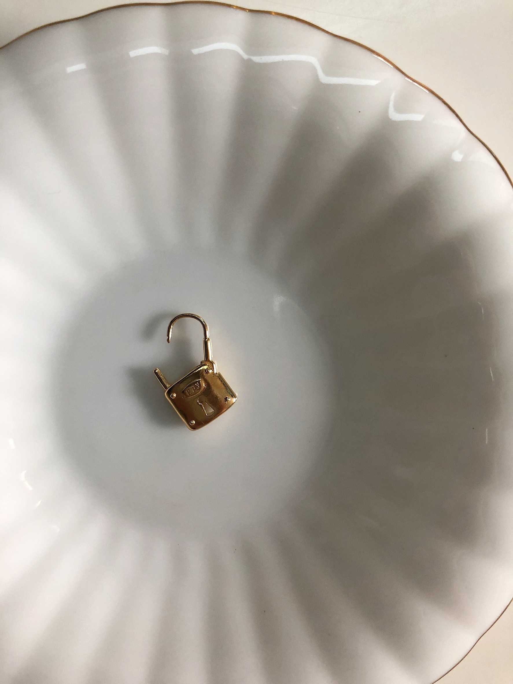 grumpy, standard padlock earrings (ราคาต่อชิ้น/price per piece)