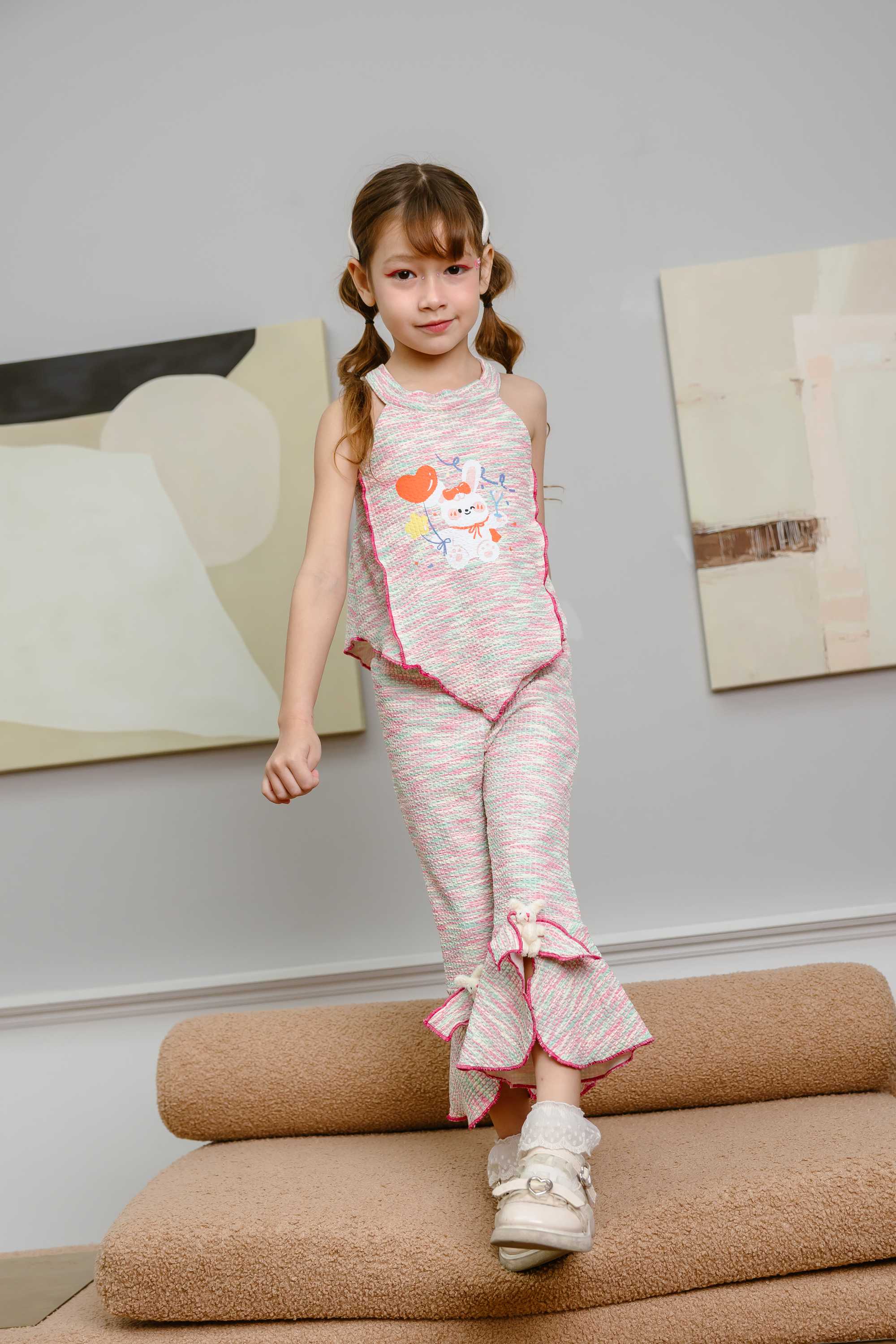 PF - Girl - White Rabbit