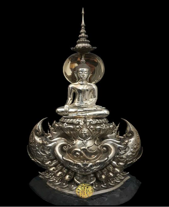 ผลงาน : พระพุทธปฏิมามหาจักรินนรนาถ  ขนาด : หน้าตักพระ 6.9 นิ้ว