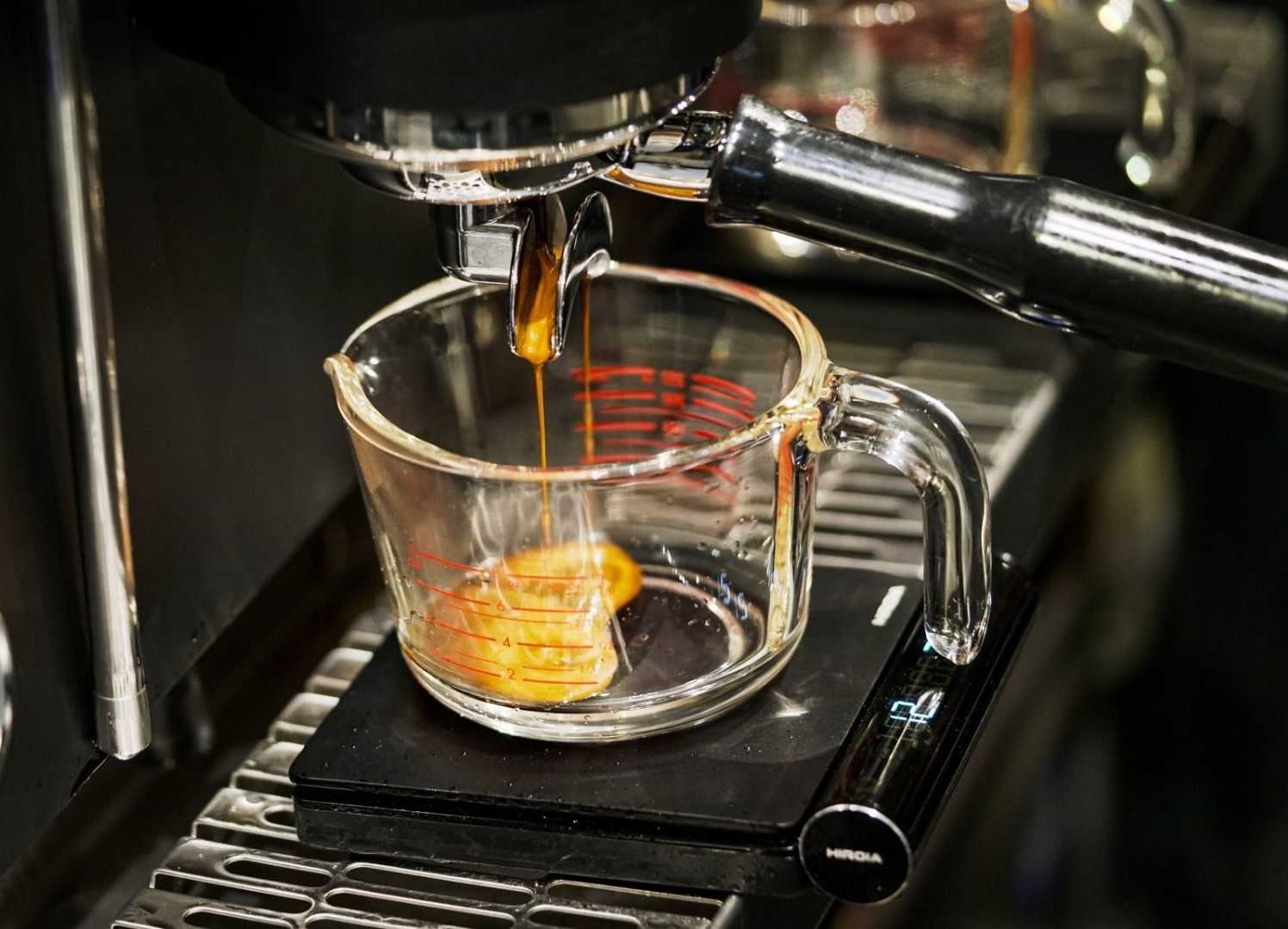 HARIO(266) Mixing Neasuring Cup 8 Oz. / แก้วตวง