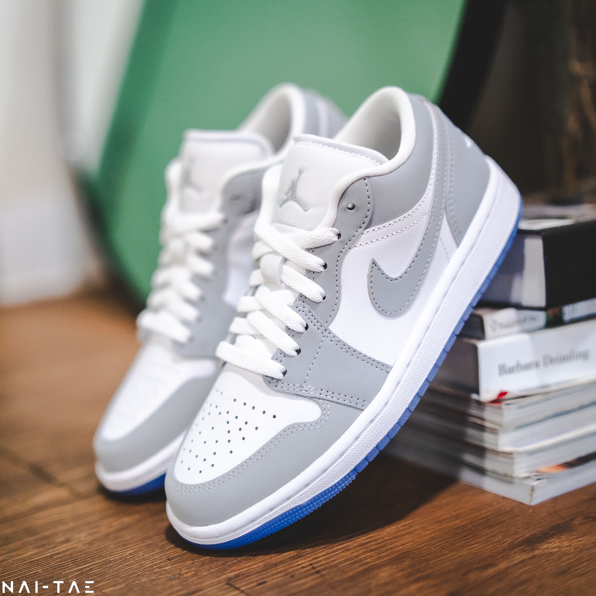 WMNS AIR JORDAN 1 LOW