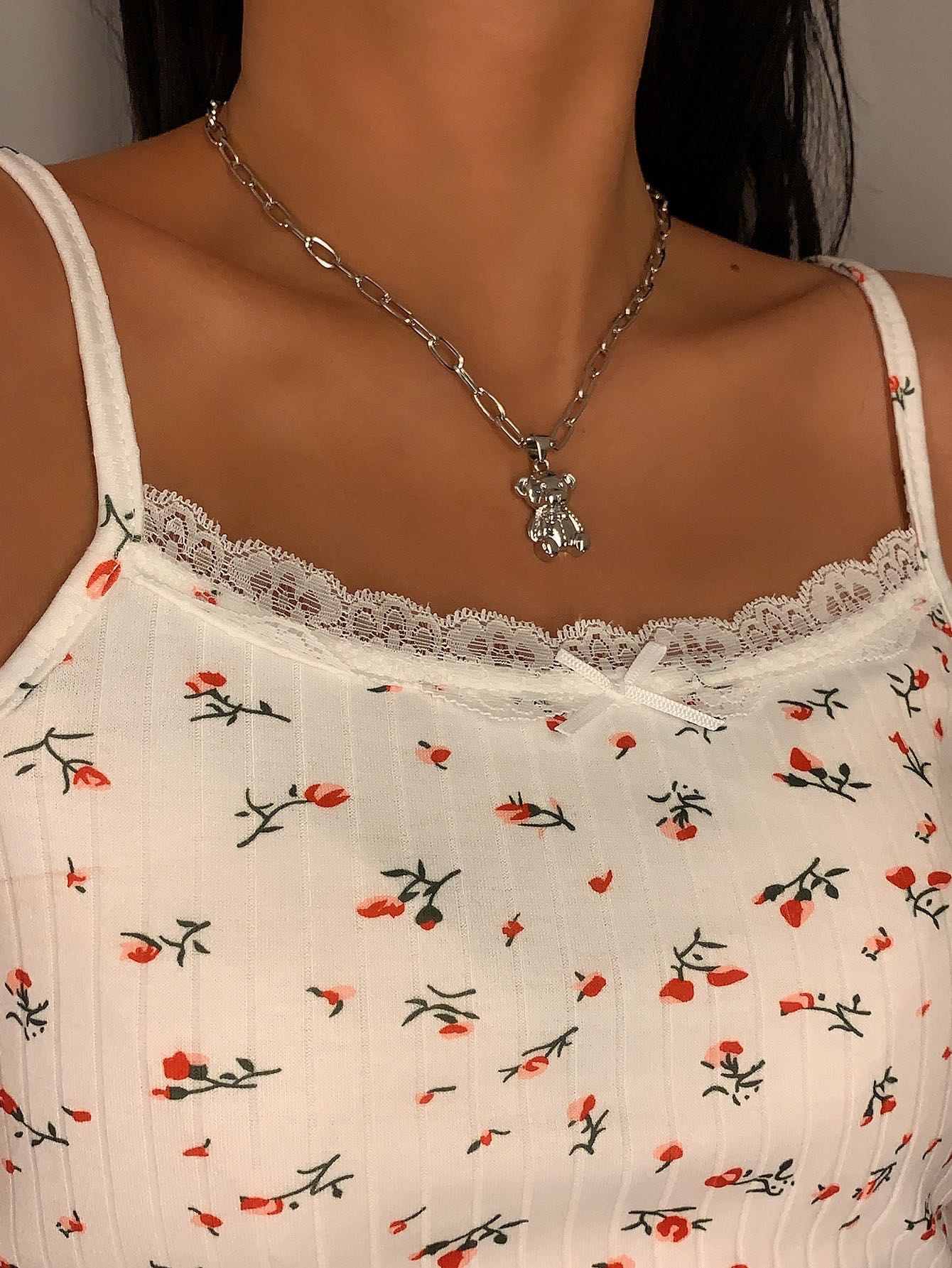 Metal bear chain necklace 