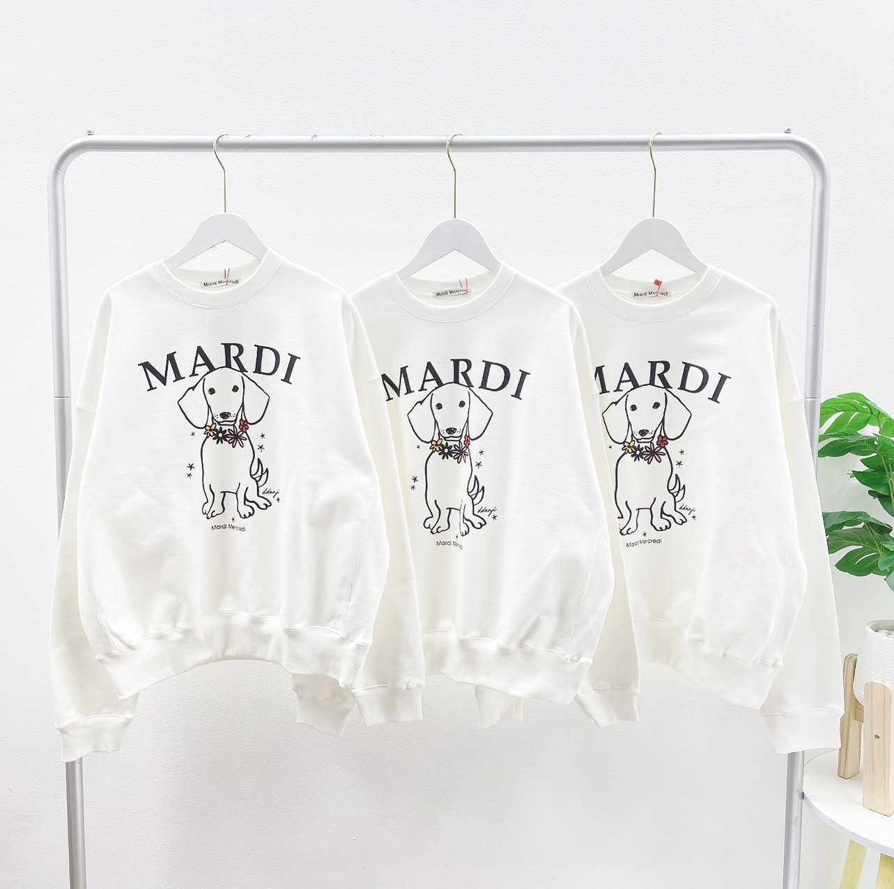 Mardi Swing The Tail Ddanji Sweatshirt (Multicolor White/Pink)