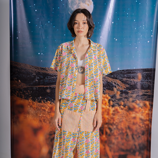 Meadow Mania Crop Hawai Shirt
