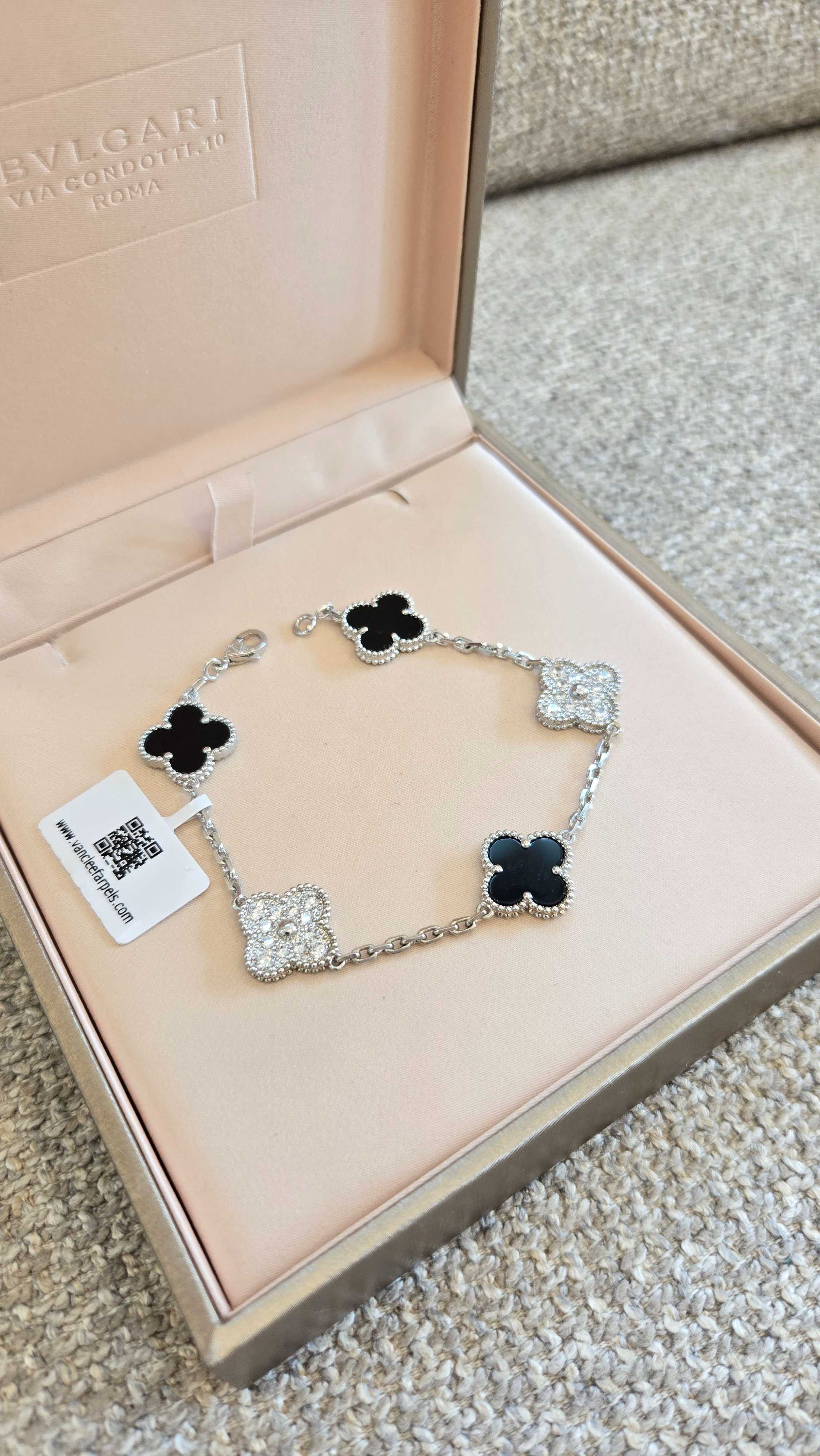 ข้อมือ เงิน-เพชร 