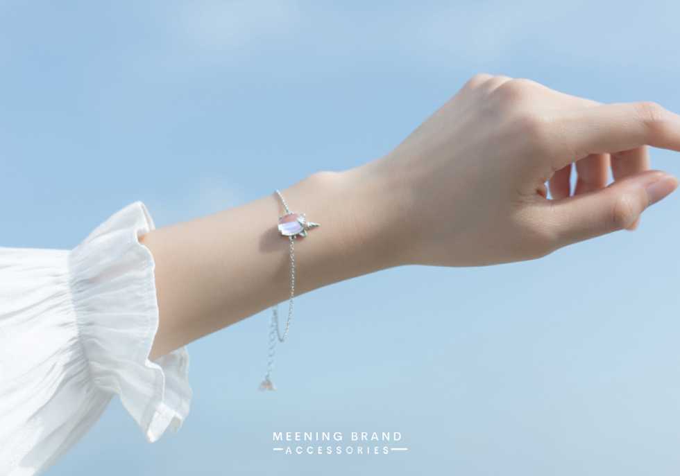 MeeningBrand ❥ สร้อยข้อมือ : UNICORN HOLOGRAM