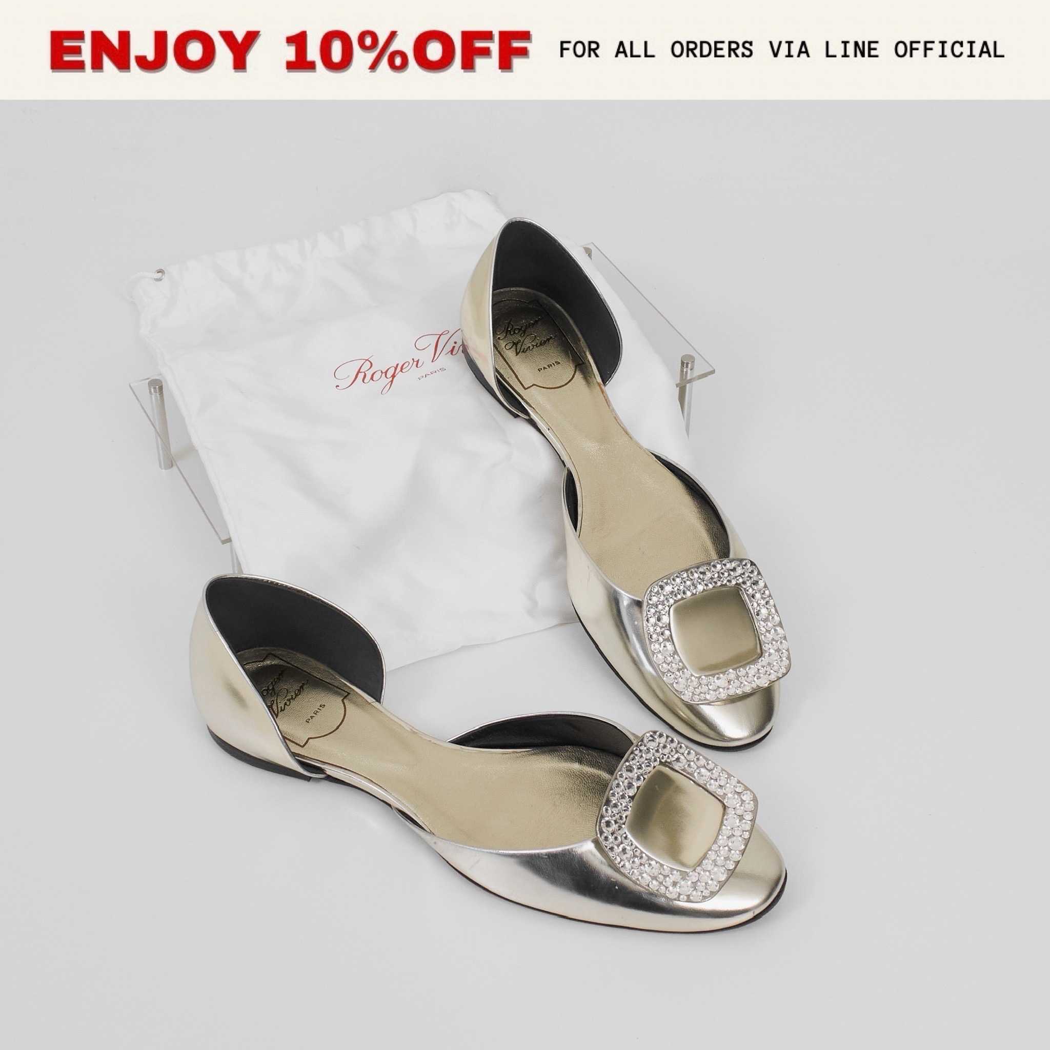 📍USED📍ROGER VIVIER Metallic Strass Buckle Flats สี Light Gold | Shoes