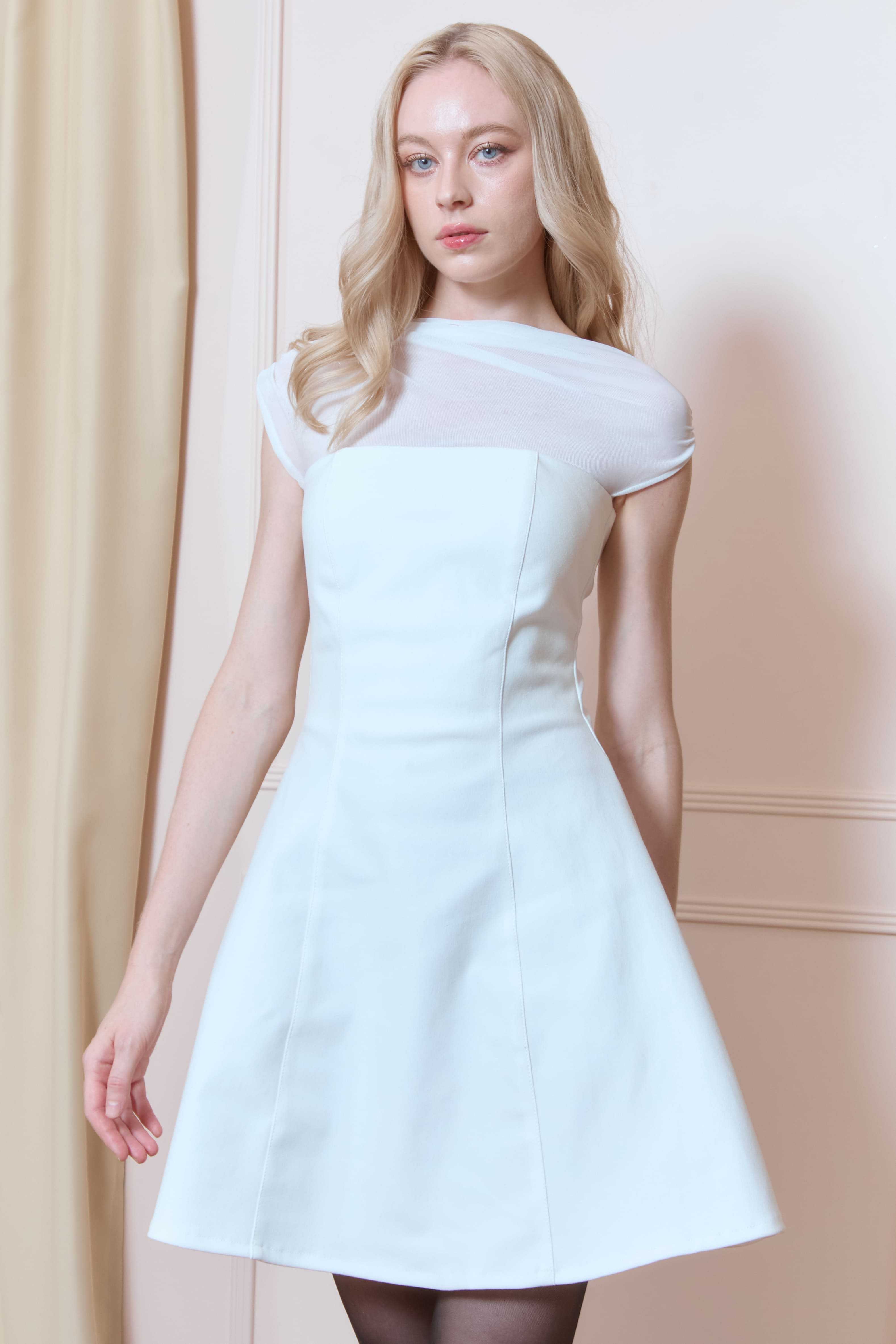 PETCHPLOYCLASSIC New in  Brie Dress เดรสสุดเก๋ ทรงกระโปรงบาน สายหวาน  ดีเทลผ้ามุ้ง  ชุดเดรสสั้น