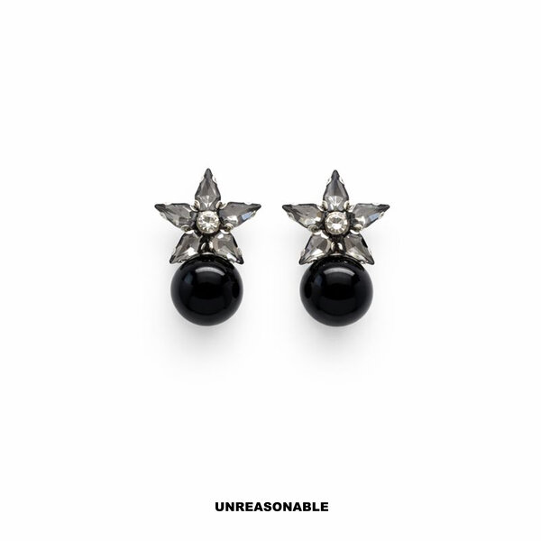 Stella Pearl Earrings. สีดำ ต่างหูคลิป ต่างหูก้านเงินแท้ น้ำหนักเบา สวยใส่สบาย UA0465-11 Unreason...