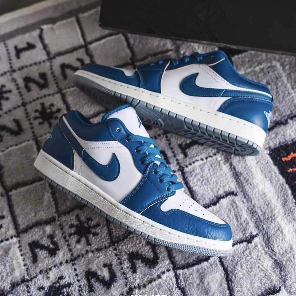 NIKE​ AIR JORDAN 1 LOW Se​ INDUSTRIAL BLUE