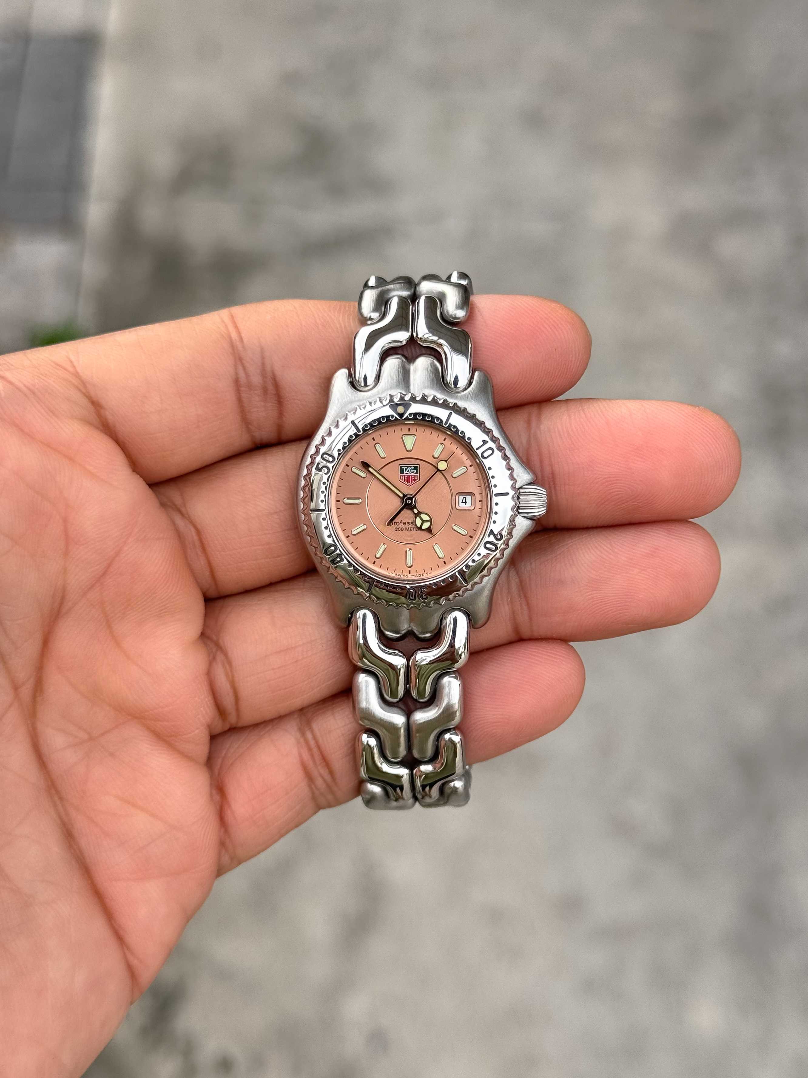 Tag Heuer ก้างปลา Lady Size Quartz เรือนเหล็ก หน้าแชมเปญวงแหวน 3ชั้น