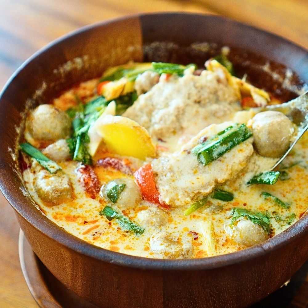 Creamy Shrimp Tom Yum Soup ต้มยำกุ้งน้ำข้น